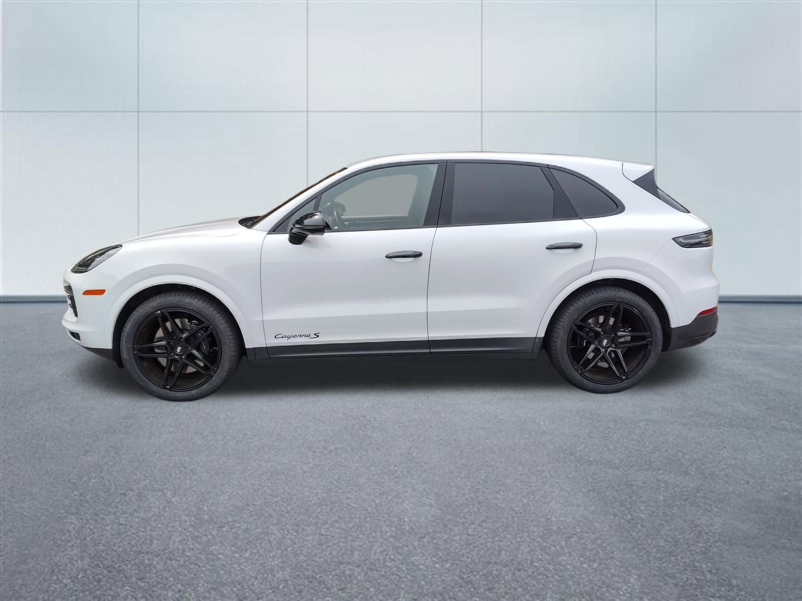 Used 2022 Porsche Cayenne S Platinum image 2