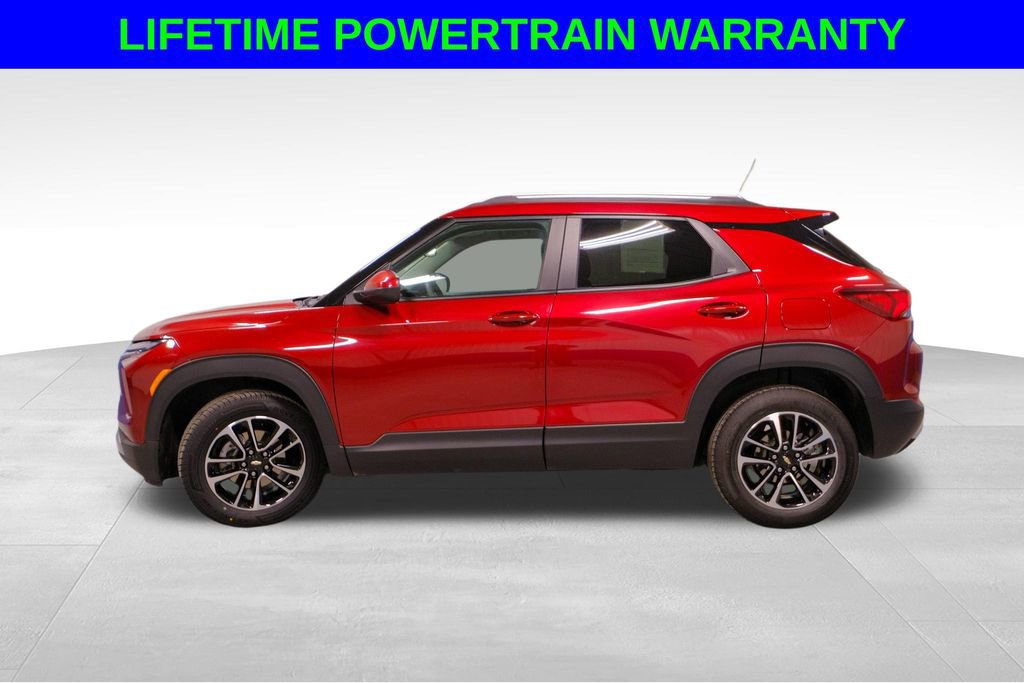 Used 2025 Chevrolet TrailBlazer LT image 3