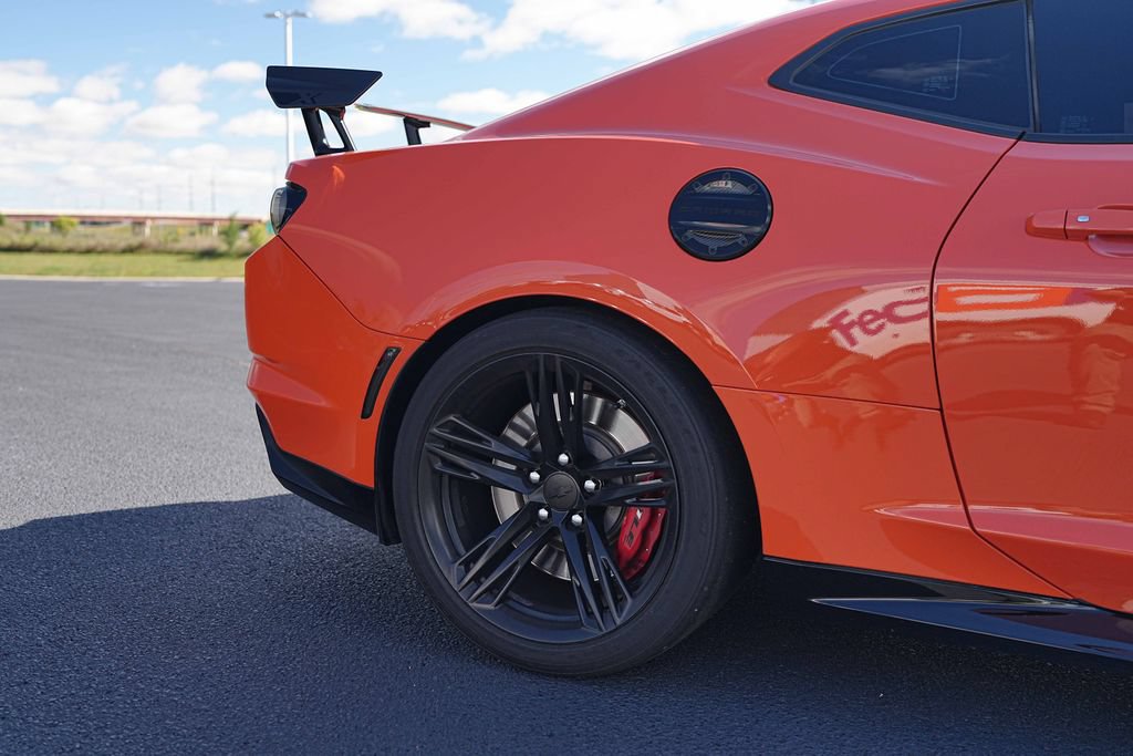 Used 2019 Chevrolet Camaro ZL1 RWD image 6