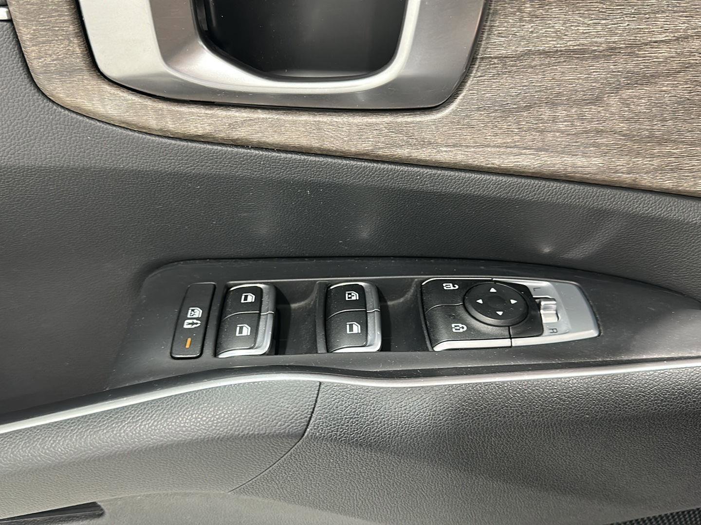 Used 2022 Kia Sorento S w/ Panoramic Sunroof Package AWD/4WD image 19