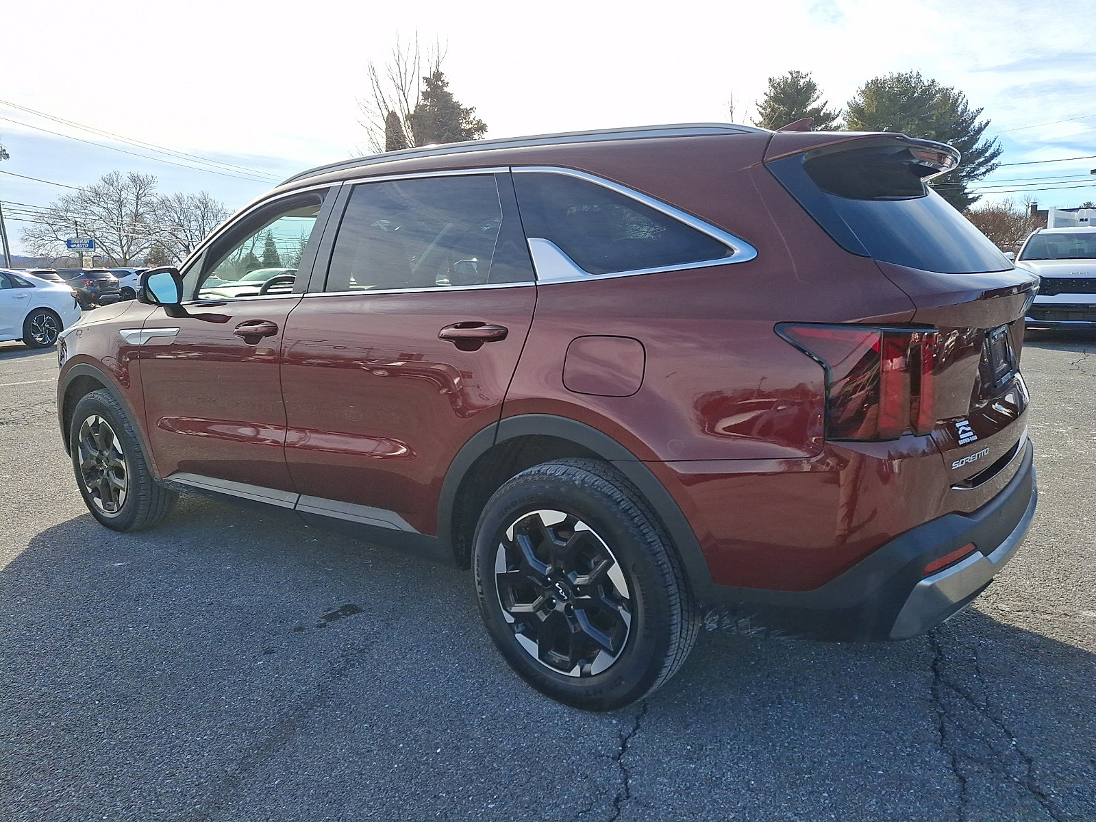 Certified 2025 Kia Sorento S image 4