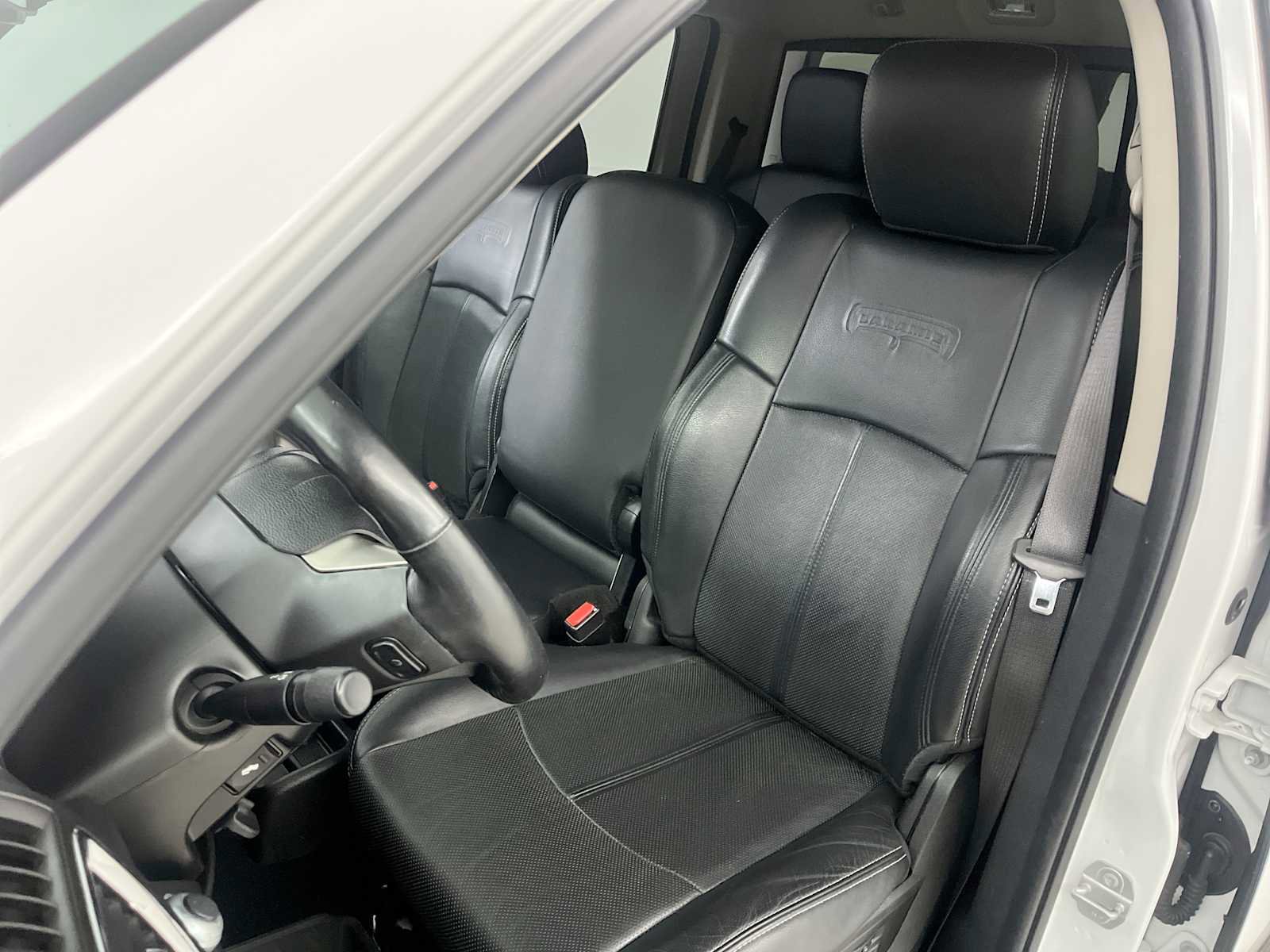 Used 2018 RAM 1500 Laramie w/ Convenience Group AWD/4WD image 19