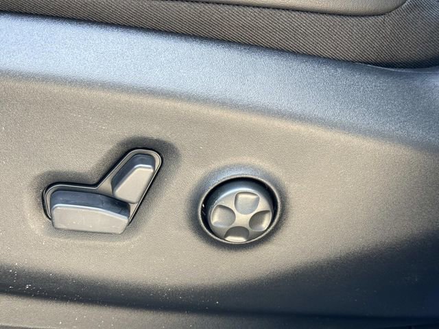 New 2026 Chrysler Pacifica Limited FWD image 30