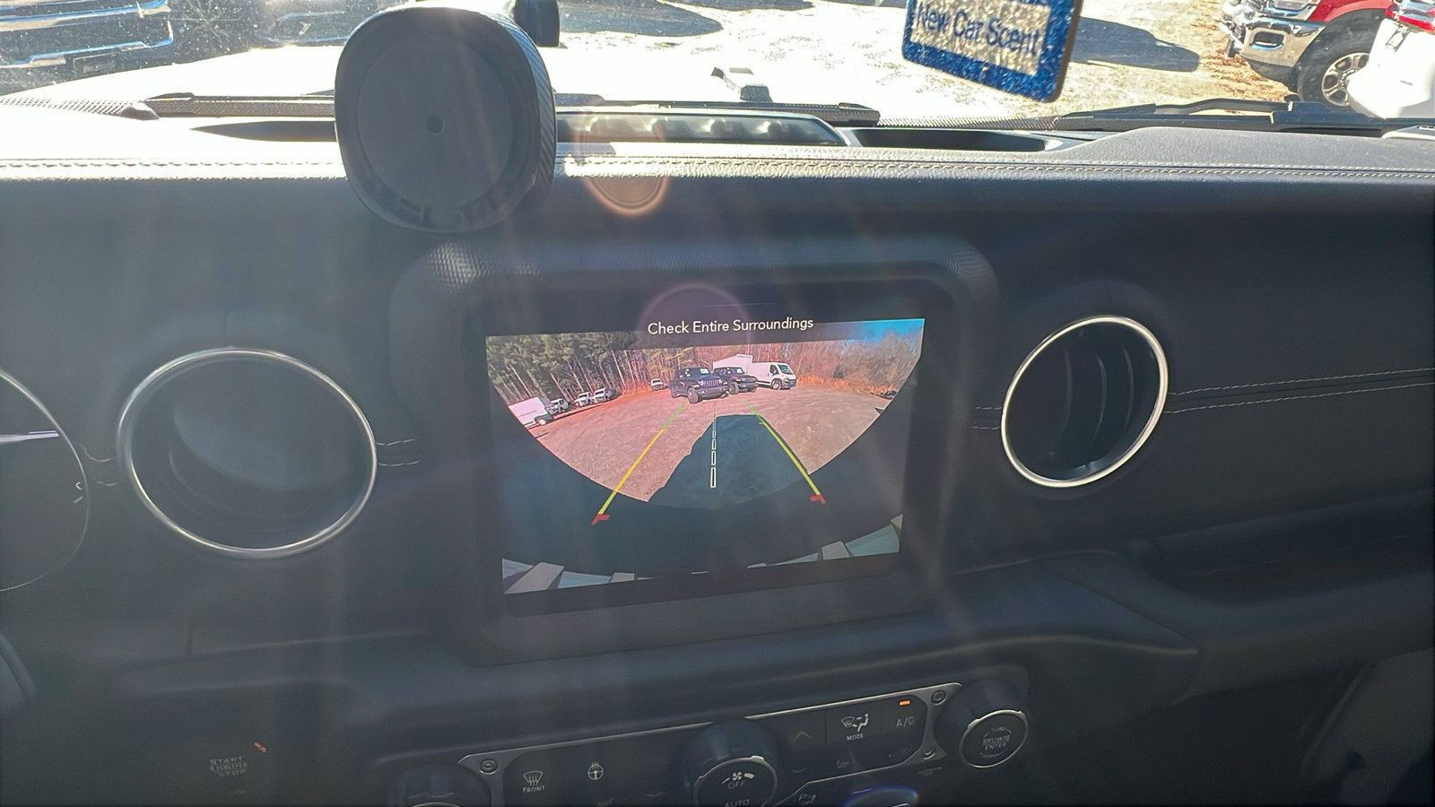 Used 2021 Jeep Wrangler Unlimited Sahara w/ Cold Weather Group image 33