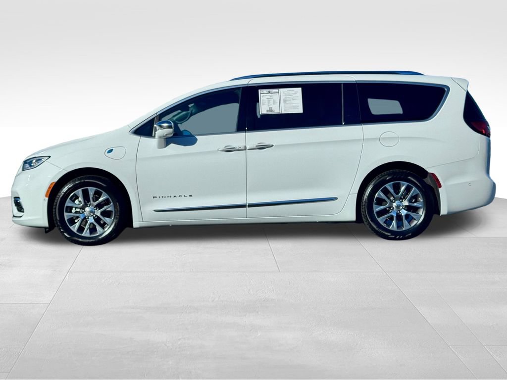 Used 2024 Chrysler Pacifica Pinnacle FWD image 4