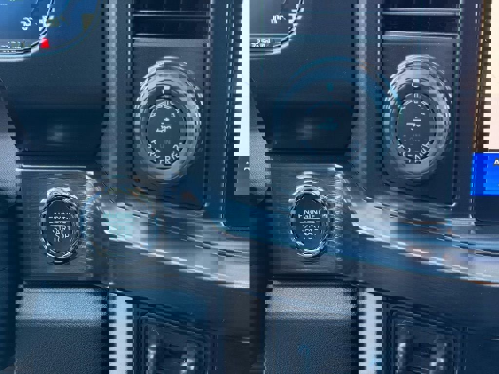 New 2026 Ford F250 Lariat w/ Black Appearance Package image 39