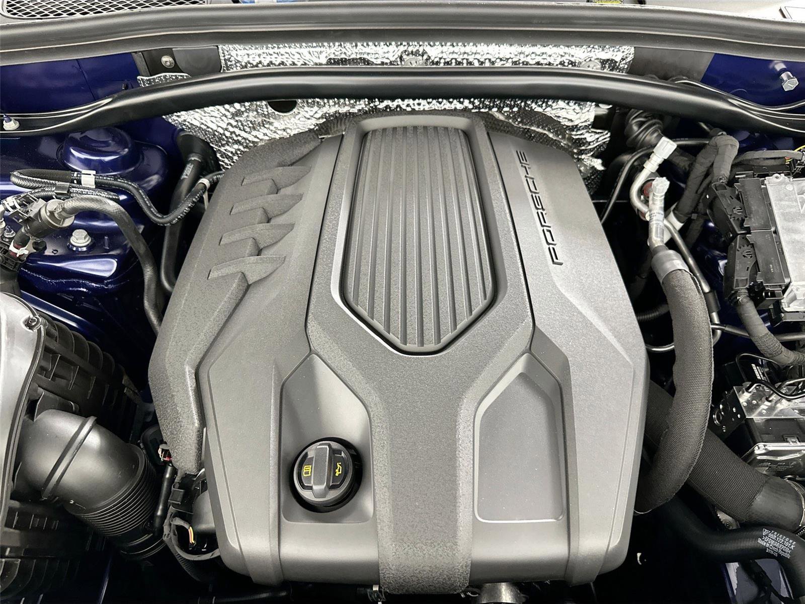 Certified 2026 Porsche Macan Turbo AWD/4WD image 37