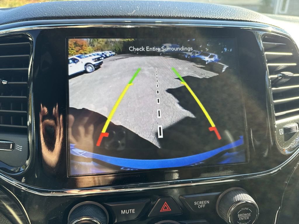 Used 2022 Jeep Grand Cherokee Laredo X image 17