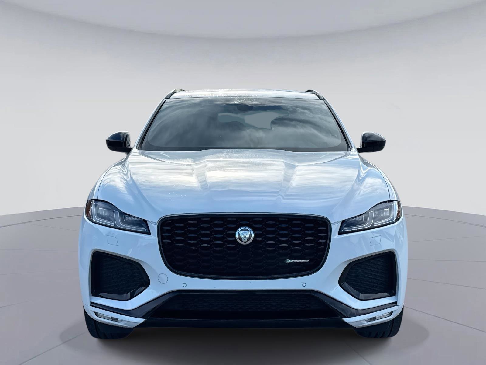Used 2024 Jaguar F-PACE R-Dynamic S image 9