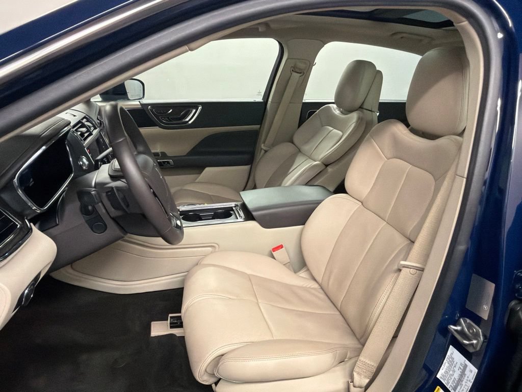 Used 2018 Lincoln Continental Reserve AWD/4WD image 28