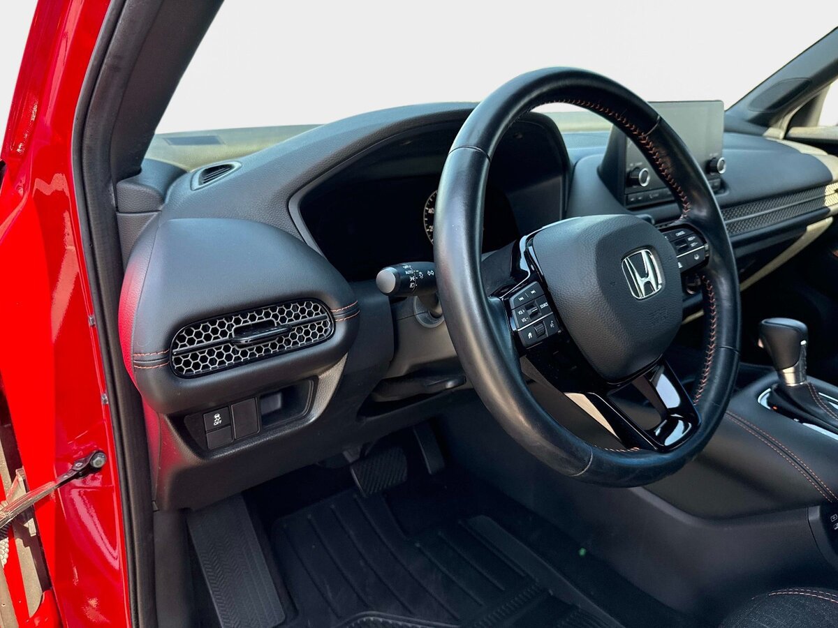 Used 2025 Honda HR-V Sport image 18