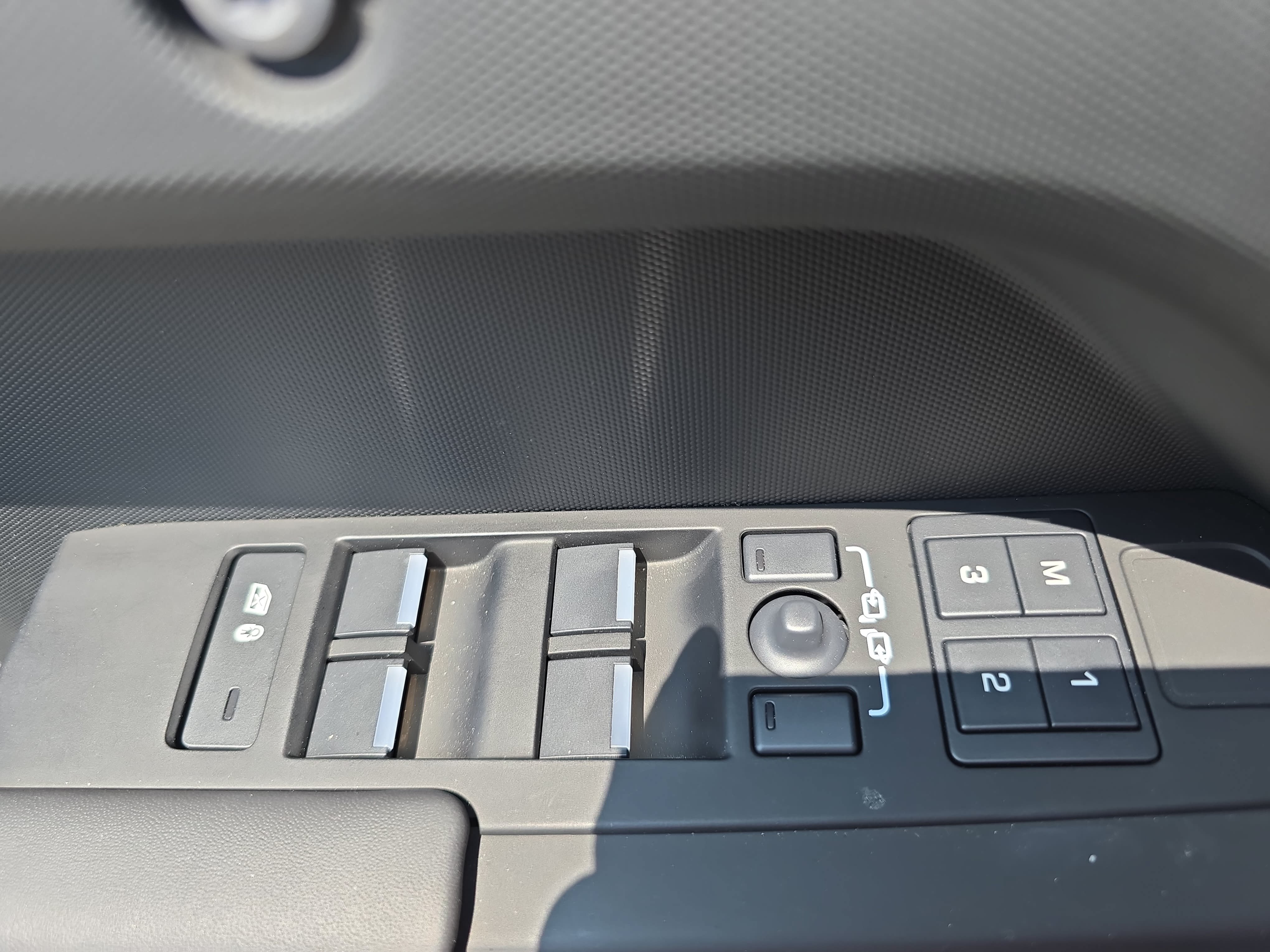 Certified 2025 Land Rover Defender 110 S AWD/4WD image 27