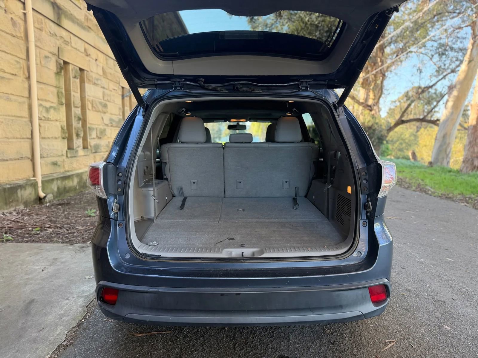 Used 2016 Toyota Highlander XLE AWD/4WD image 30