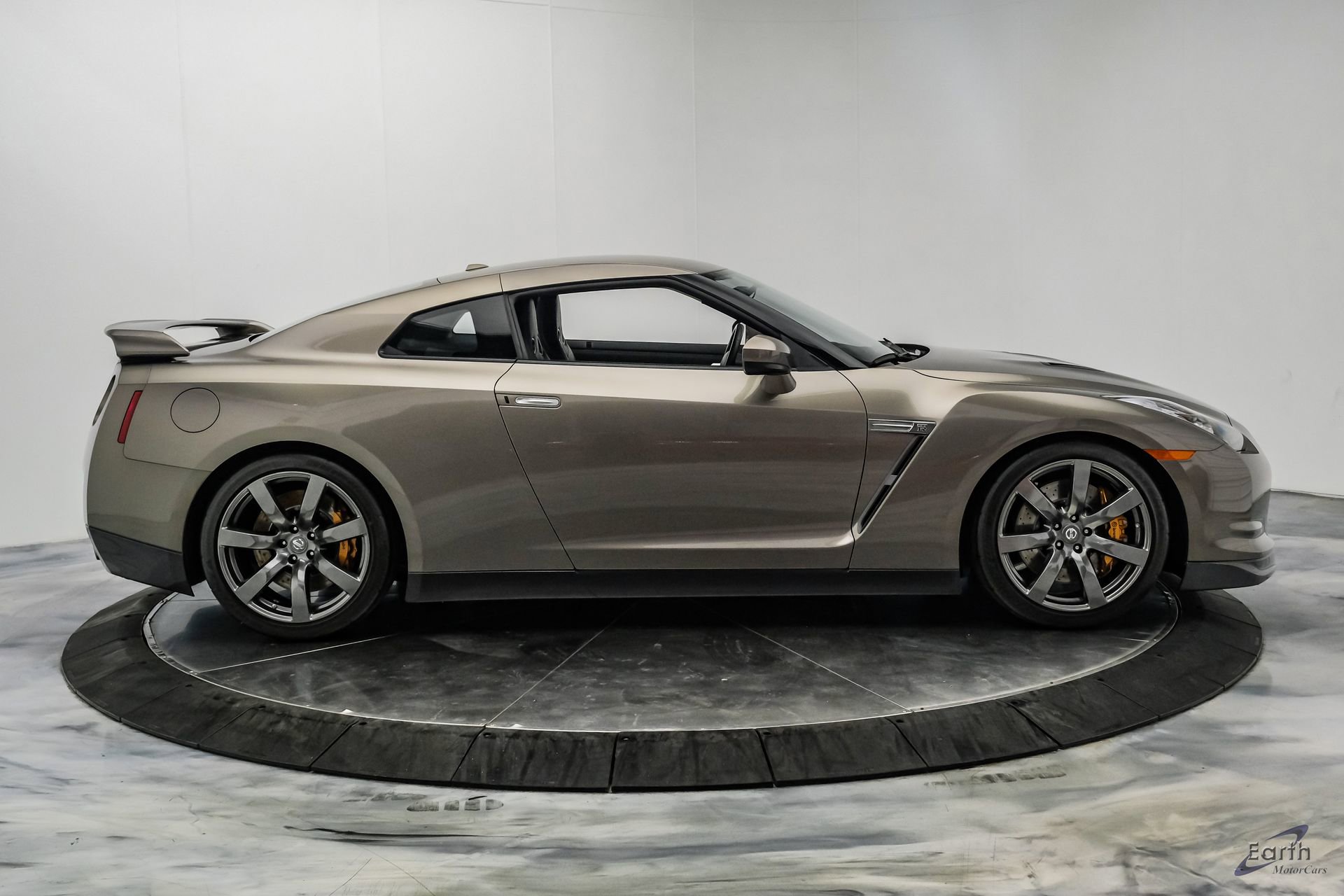 Used 2009 Nissan GT-R Premium AWD/4WD image 28