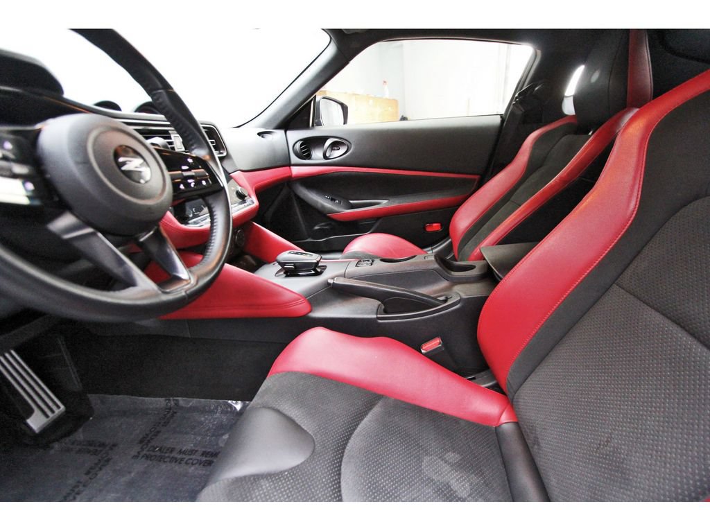 Used 2025 Nissan Z Performance w/ Floor Mat Package RWD image 6