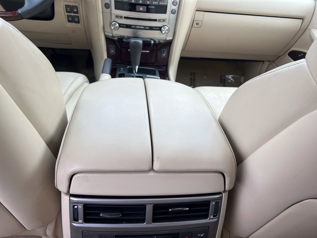 Used 2013 Lexus LX 570 4WD w/ Luxury Pkg image 20