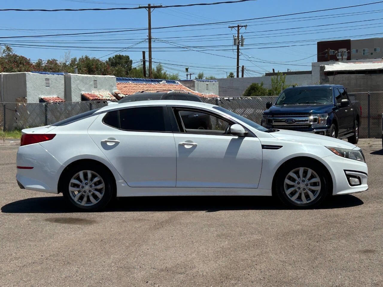 Used 2015 Kia Optima LX FWD image 2