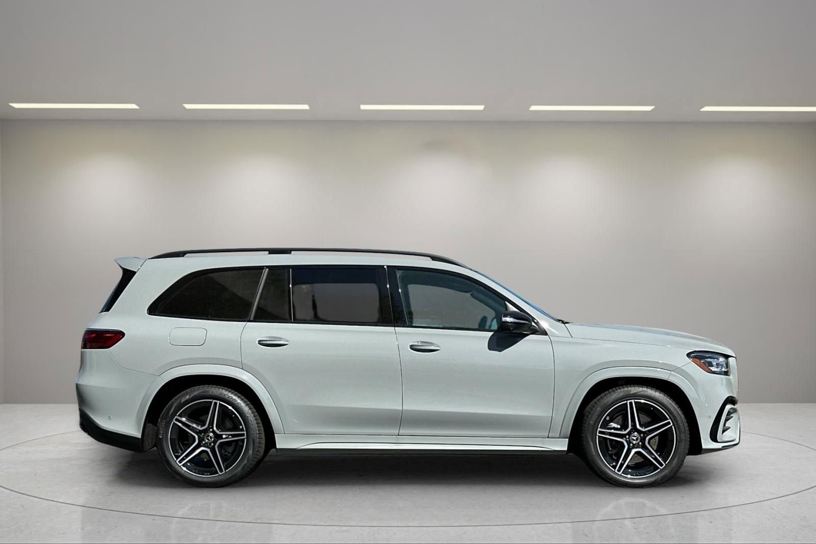New 2024 Mercedes-Benz GLS 450 4MATIC image 3