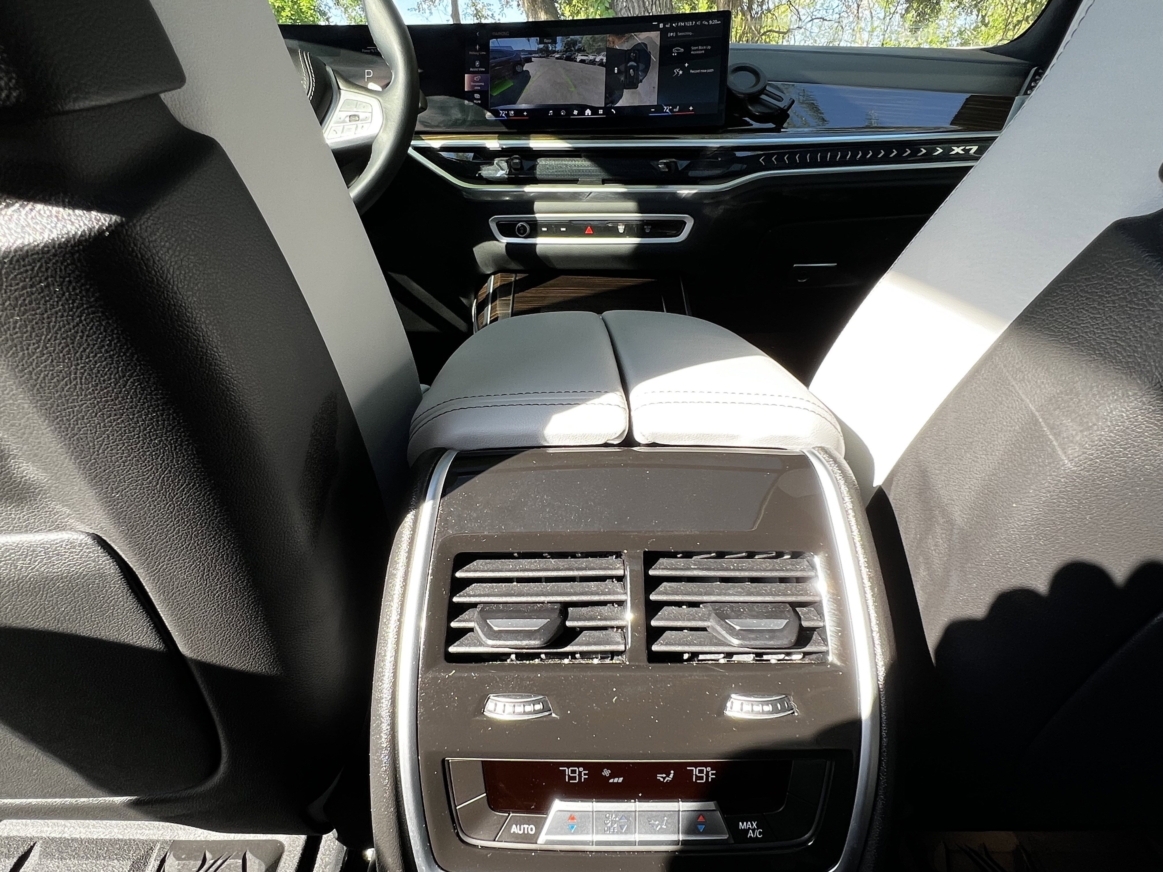 Used 2024 BMW X7 xDrive40i w/ Parking Assistance Package image 38