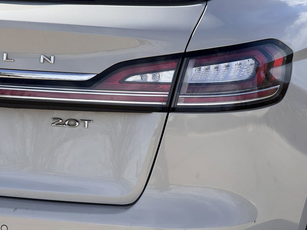 Used 2020 Lincoln Nautilus Reserve image 7