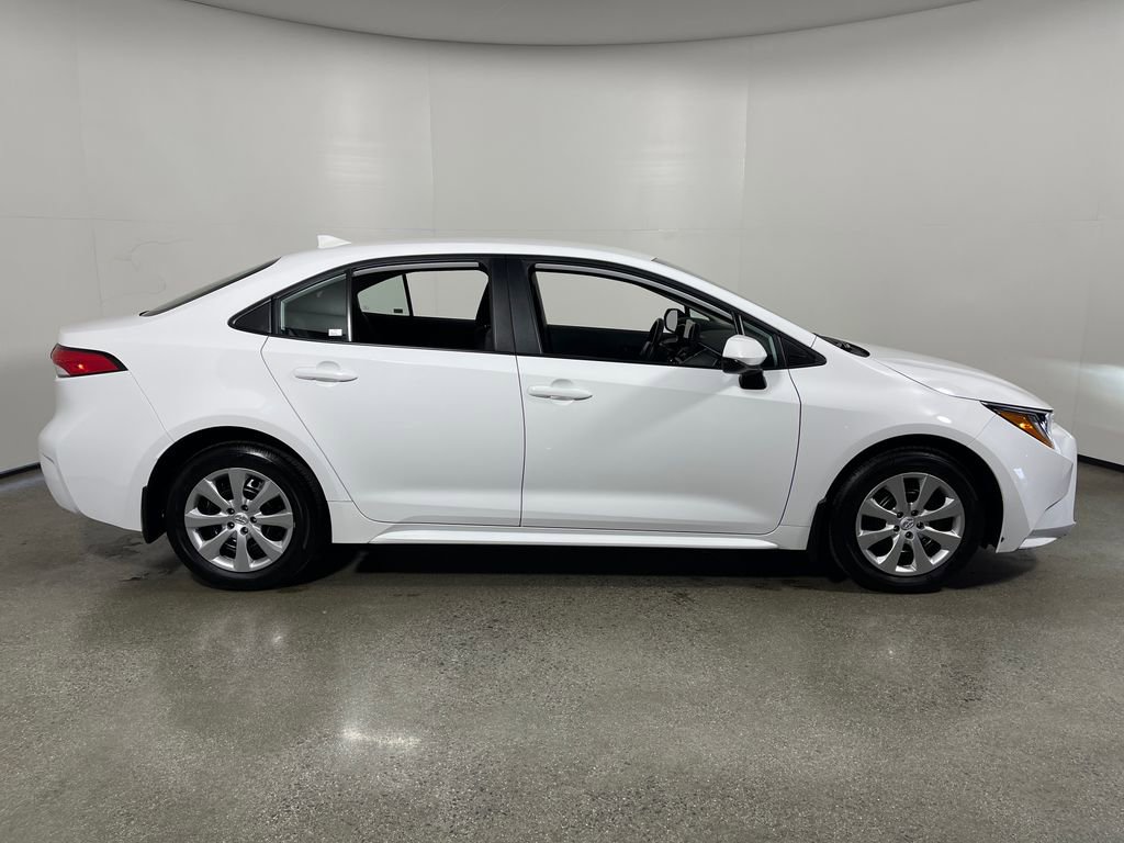 Certified 2025 Toyota Corolla LE FWD image 2