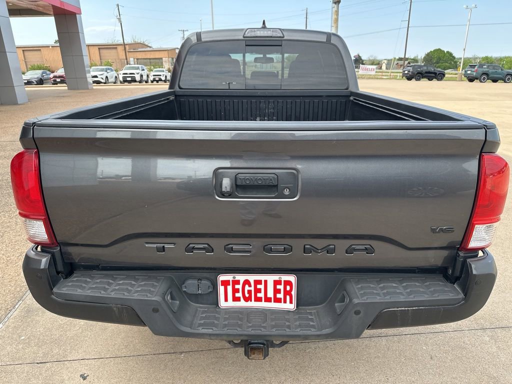 Used 2017 Toyota Tacoma TRD Off-Road image 6