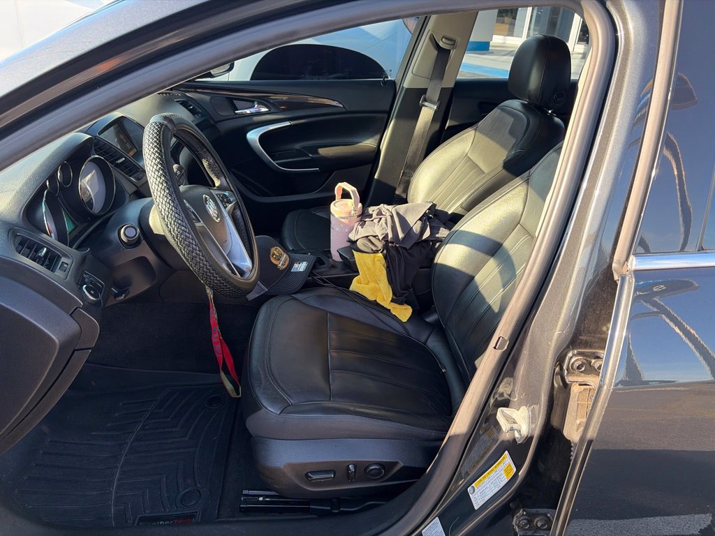 Used 2012 Buick Regal Leather FWD image 6