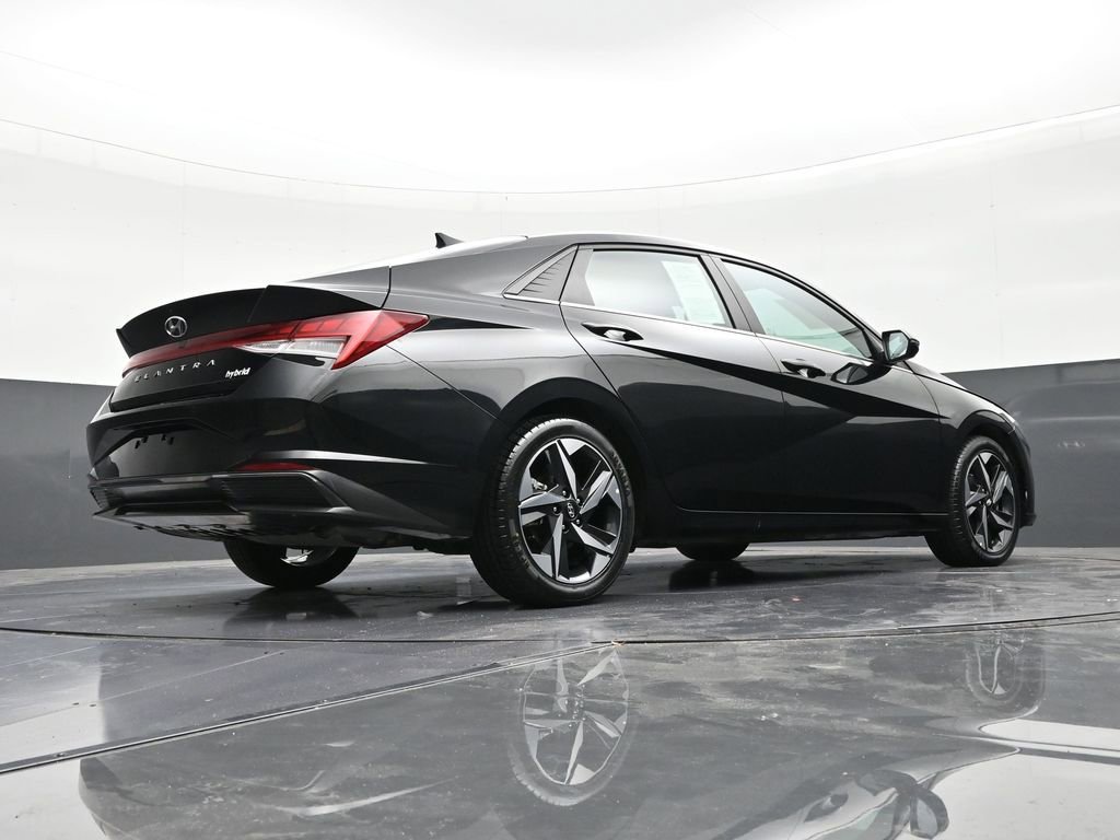 Used 2023 Hyundai Elantra Limited w/ Preferred Accessory Package FWD image 24