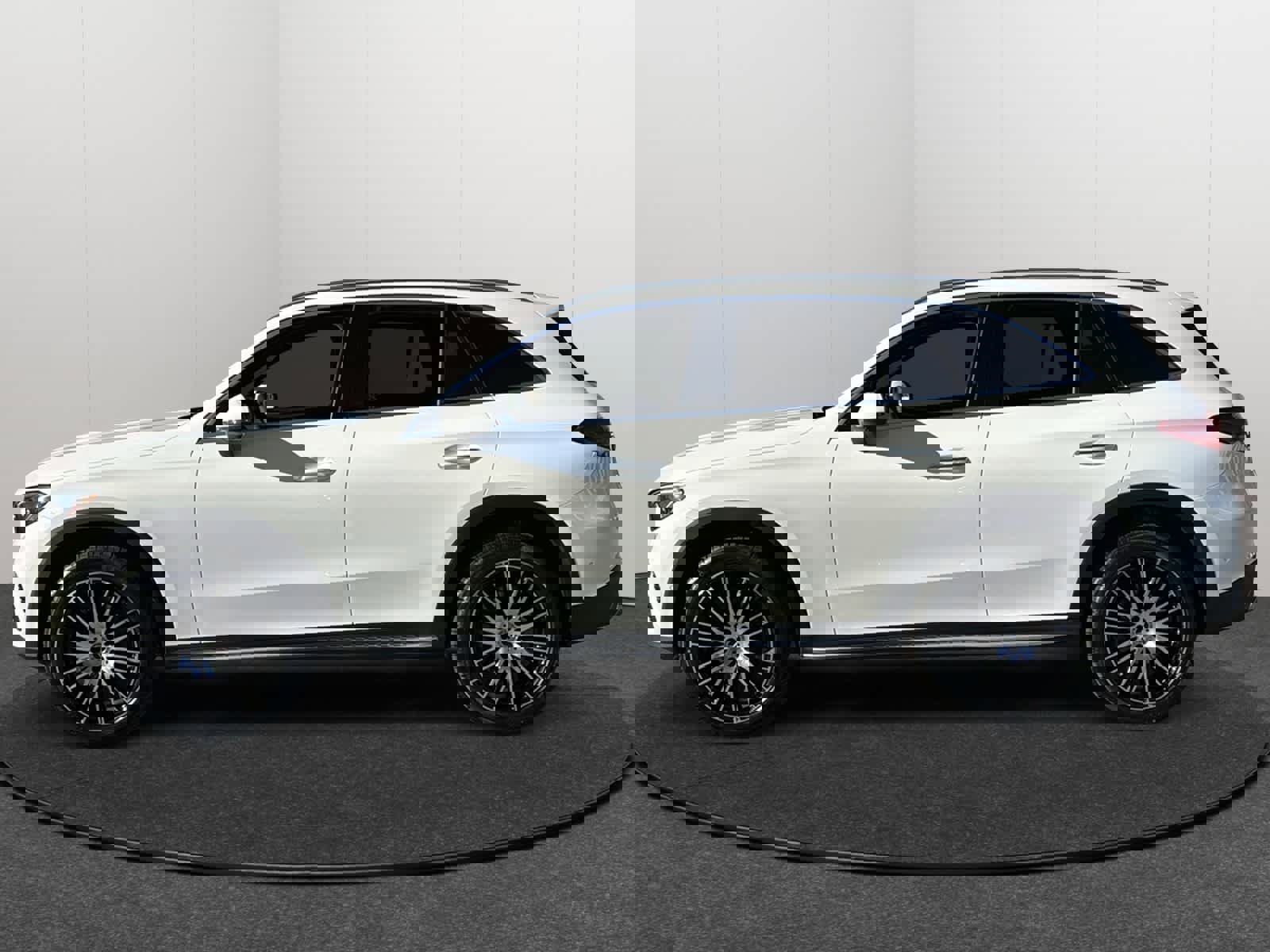 New 2026 Mercedes-Benz GLC 300 4MATIC image 3