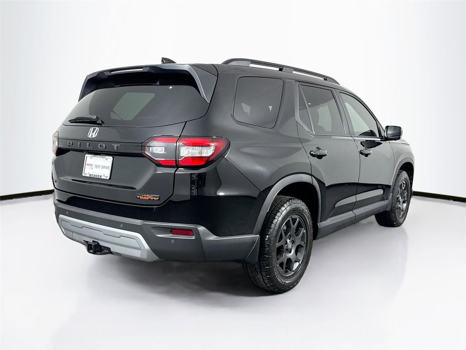 Used 2025 Honda Pilot TrailSport image 2
