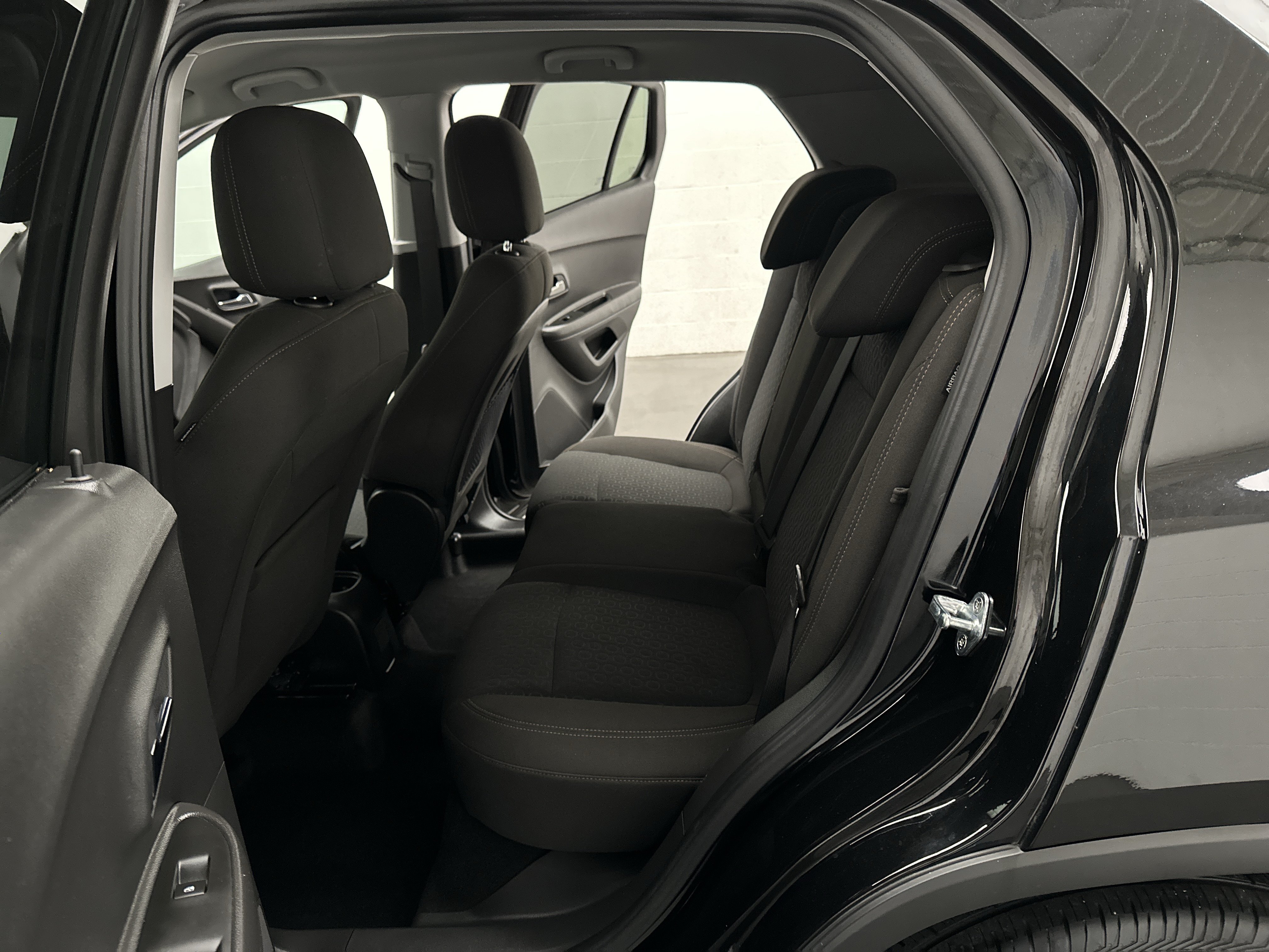 Used 2020 Chevrolet Trax LS w/ Tint and Cruise Package FWD image 17