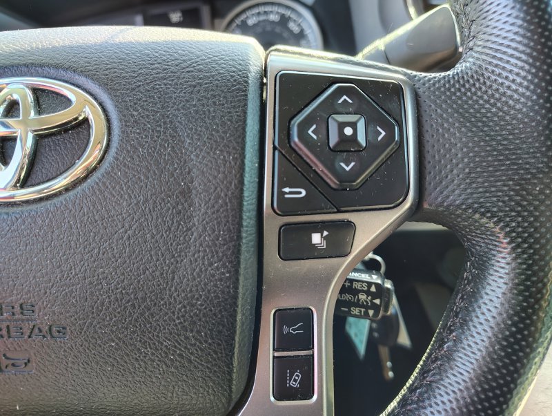 Used 2022 Toyota Tacoma SR5 AWD/4WD image 13