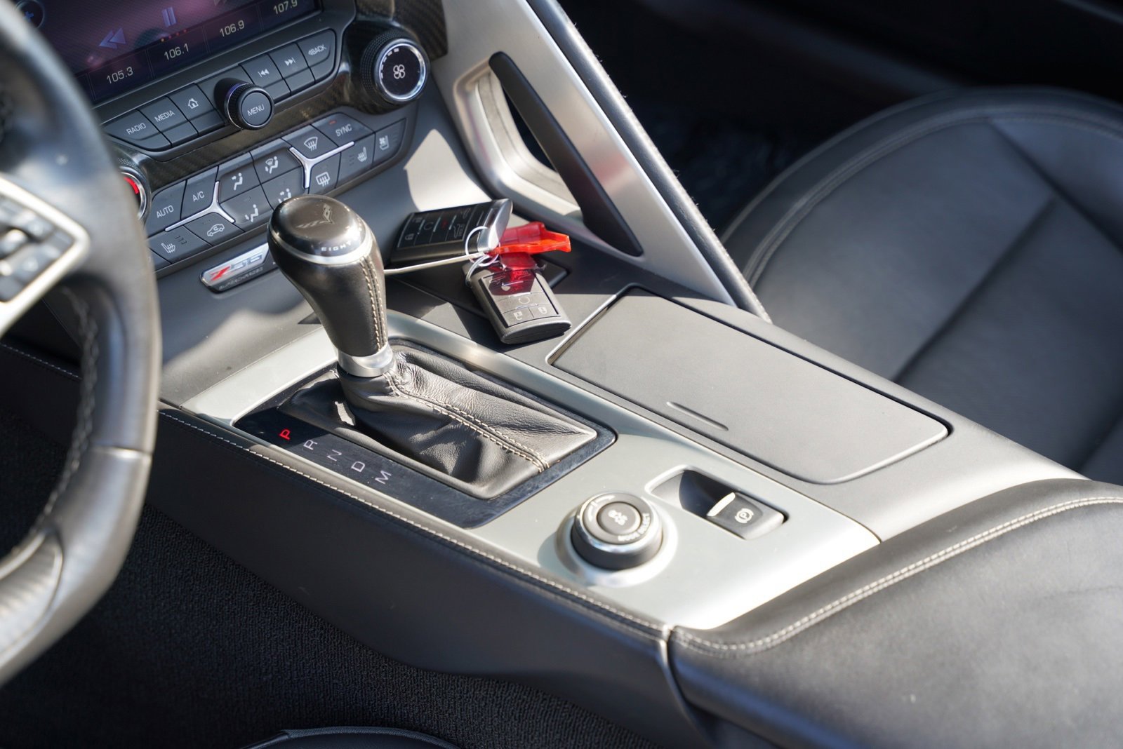 Used 2015 Chevrolet Corvette Z06 w/ 3LZ Preferred Equipment Group image 17