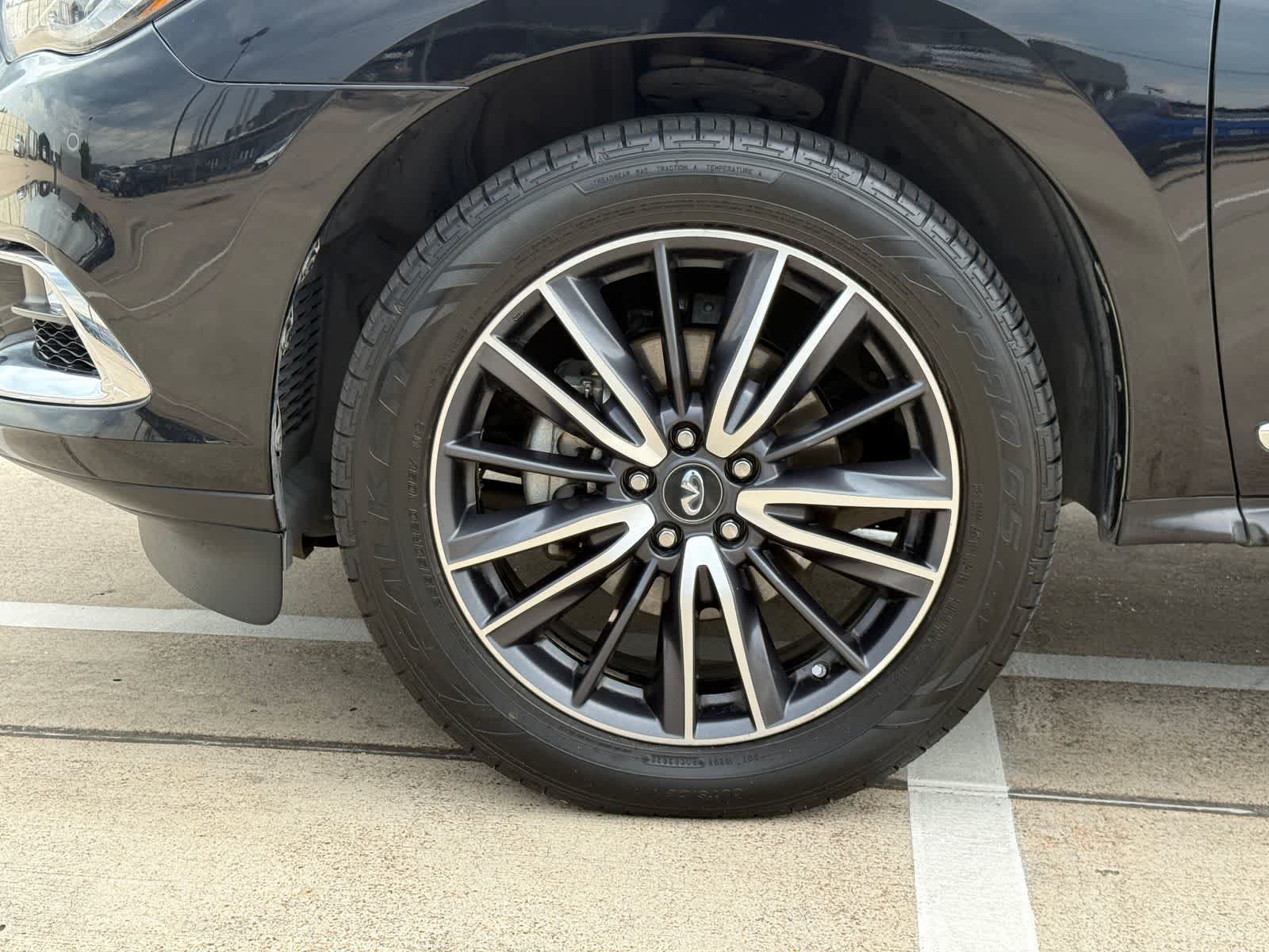 Used 2019 INFINITI QX60 Luxe w/ Sensory Package FWD image 24