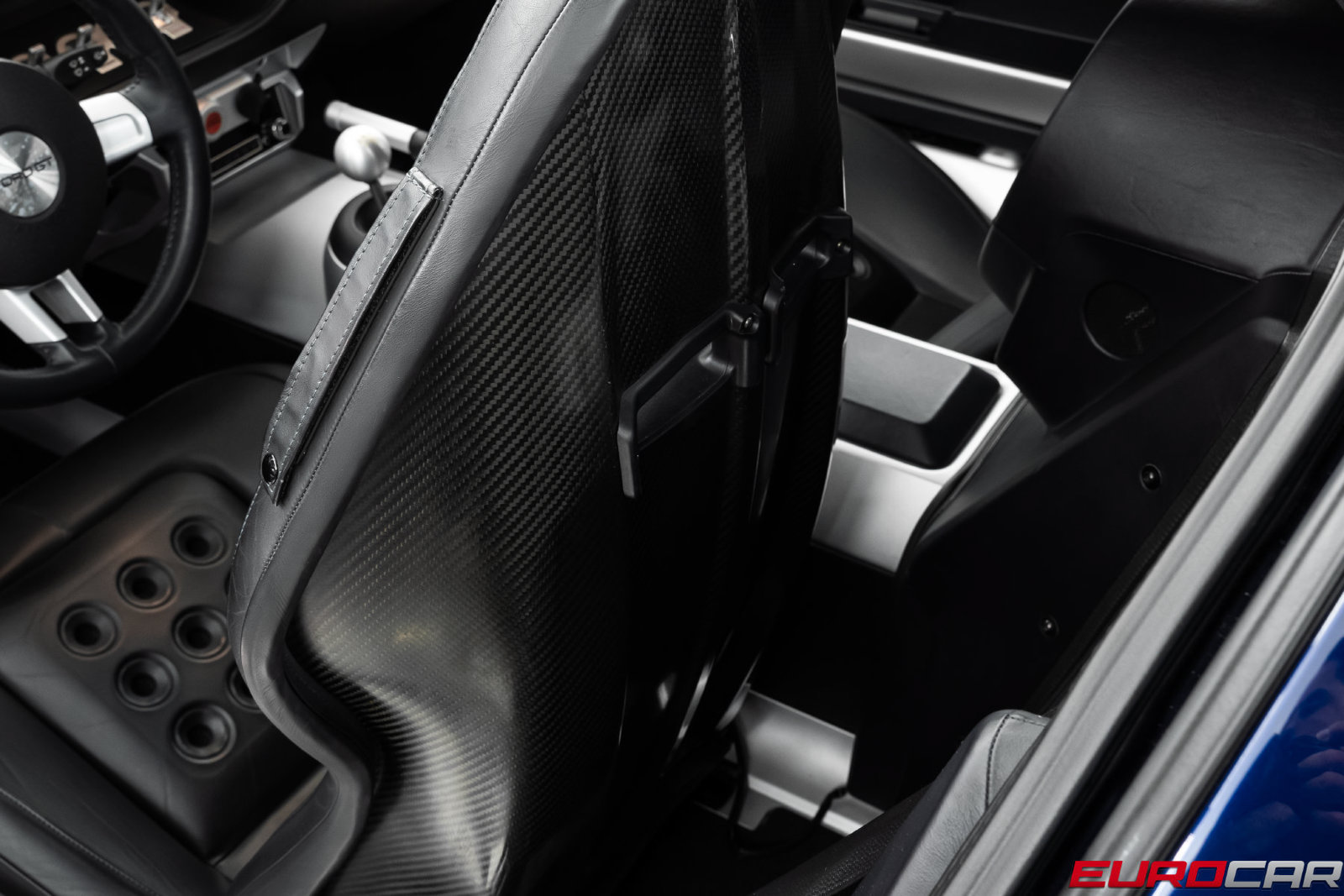 Used 2005 Ford GT RWD image 47