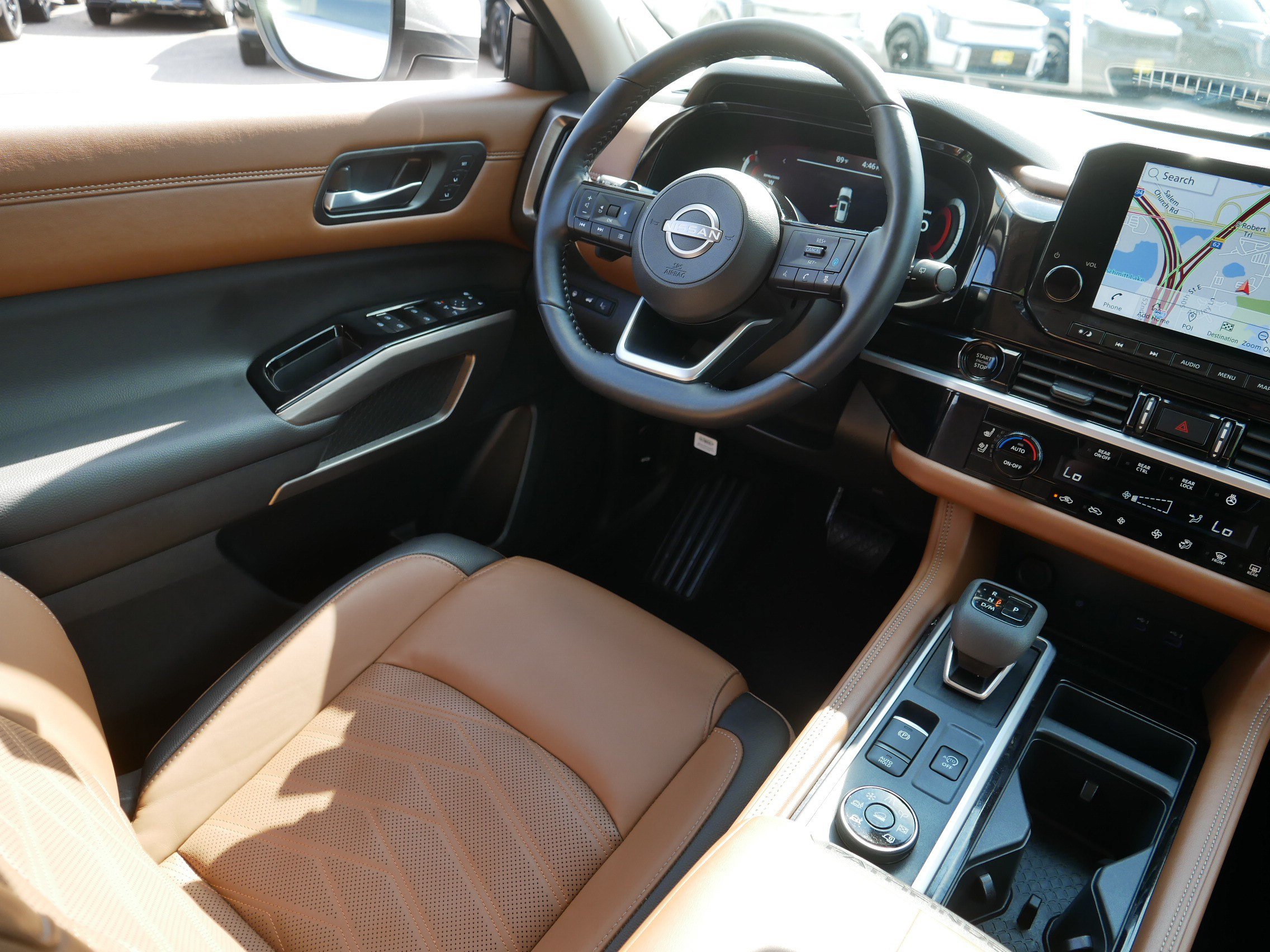 Certified 2025 Nissan Pathfinder Platinum AWD/4WD image 9