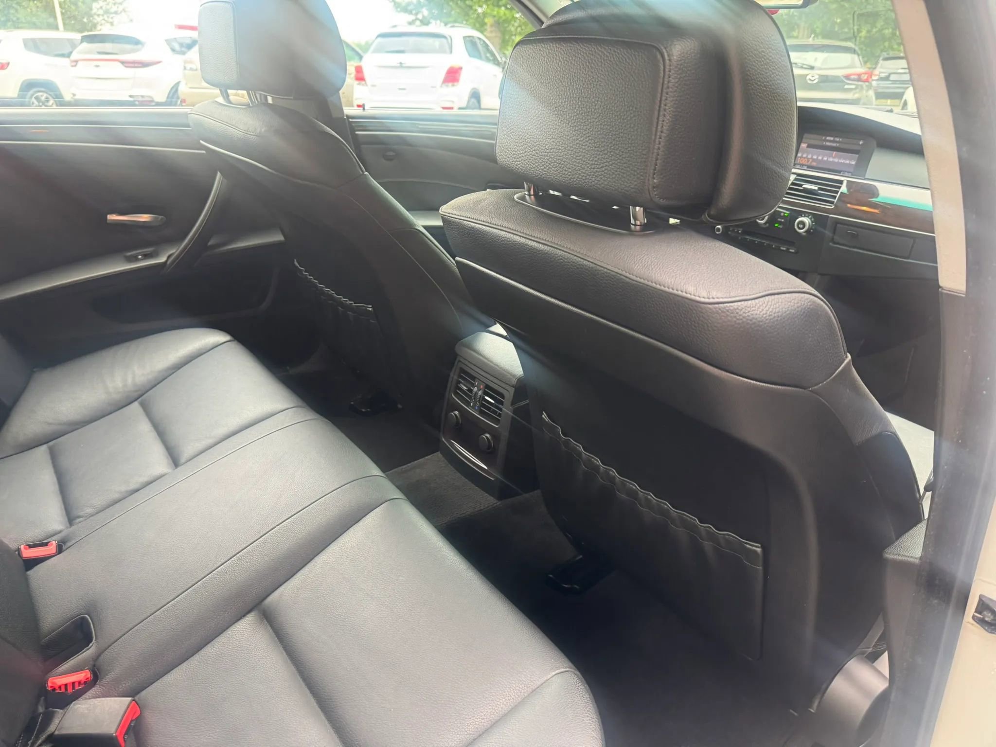 Used 2010 BMW 528i xDrive Sedan AWD/4WD image 24