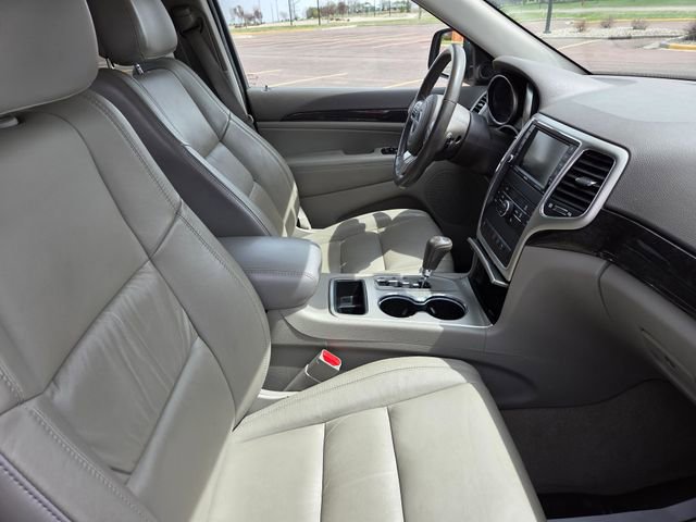 Used 2011 Jeep Grand Cherokee Laredo AWD/4WD image 31