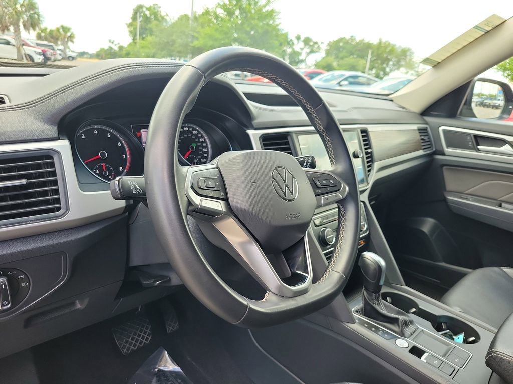 Used 2021 Volkswagen Atlas SE w/ Towing Package FWD image 16