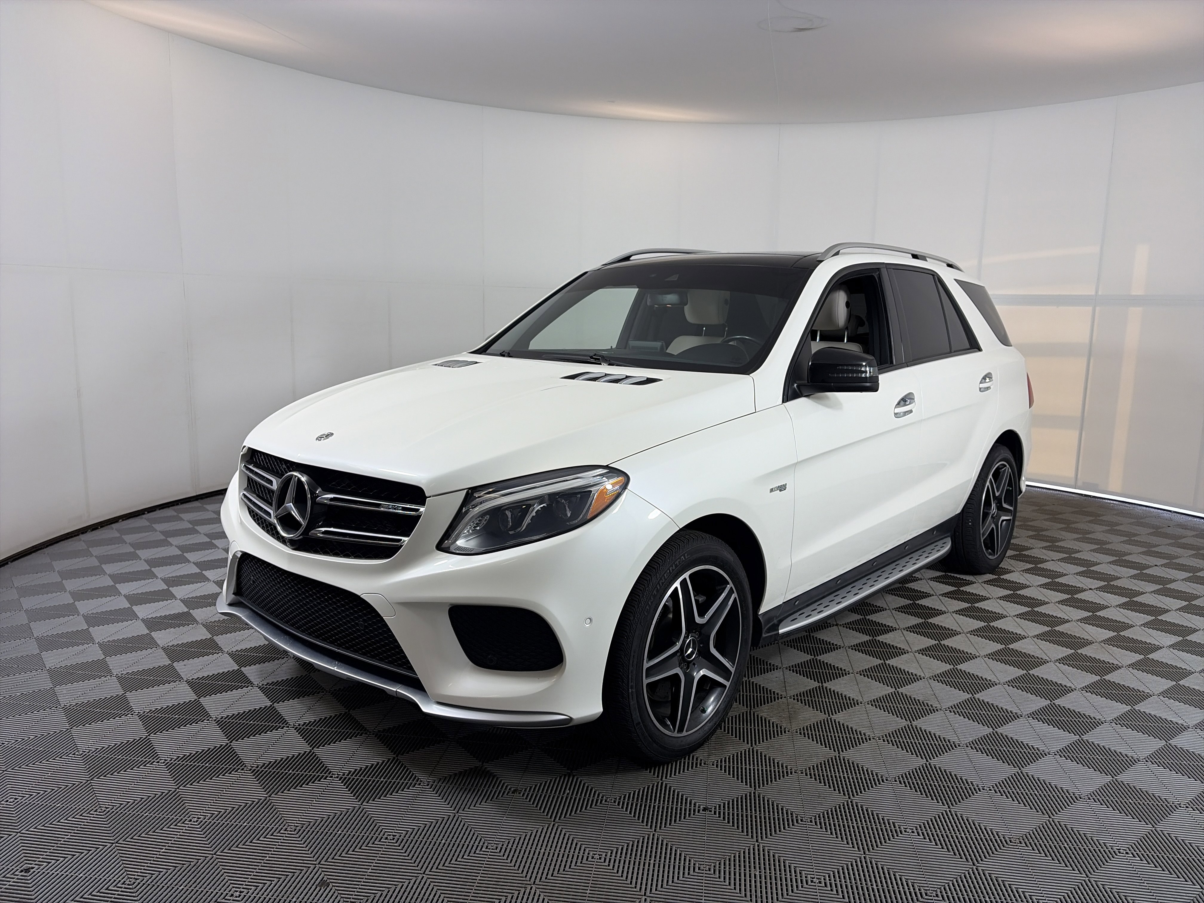 Used 2018 Mercedes-Benz GLE 43 AMG 4MATIC image 2
