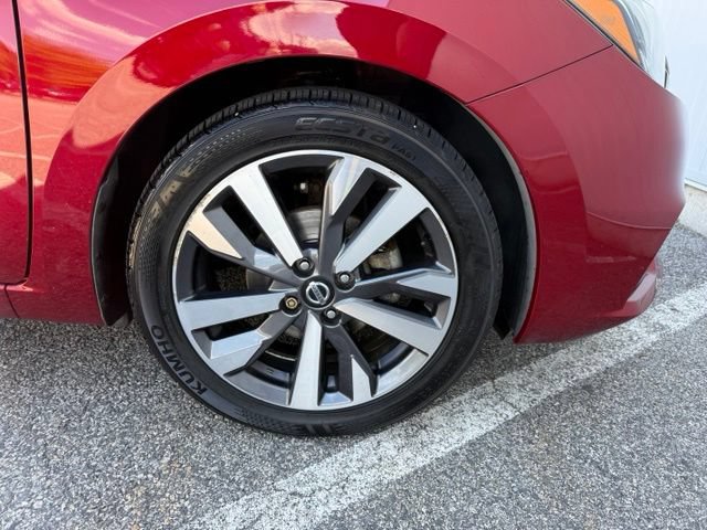 Certified 2020 Nissan Versa SR w/ Convenience Package FWD image 14