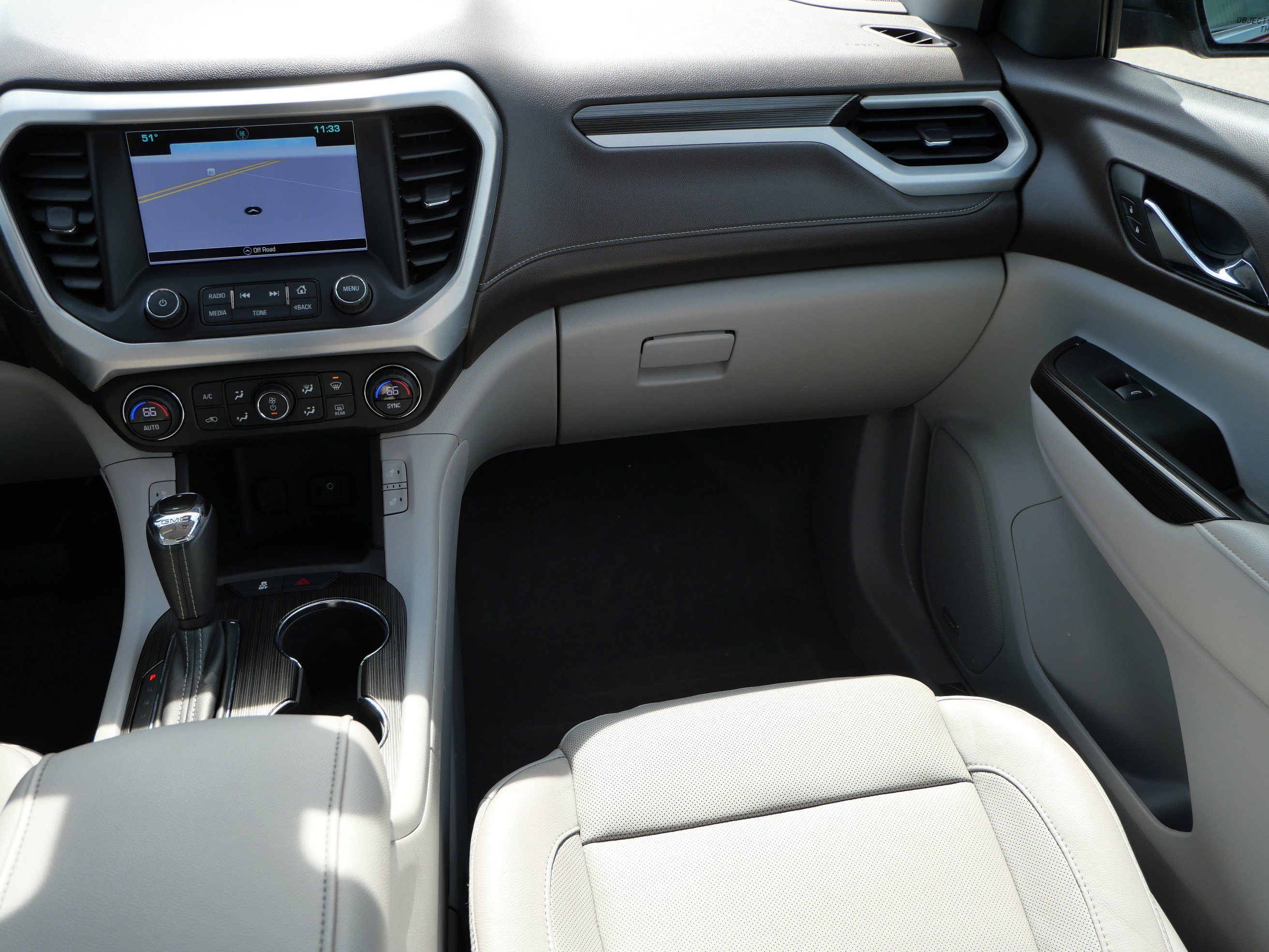 Used 2017 GMC Acadia SLT AWD/4WD image 11