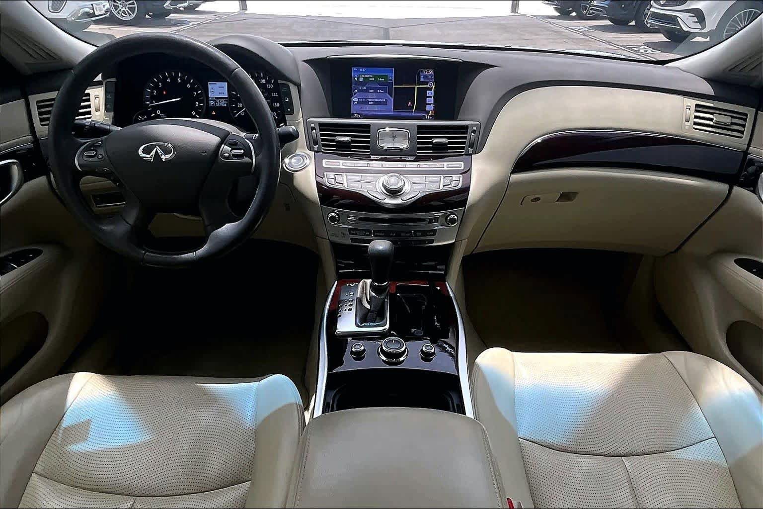 Used 2015 INFINITI Q70 3.7 RWD image 16