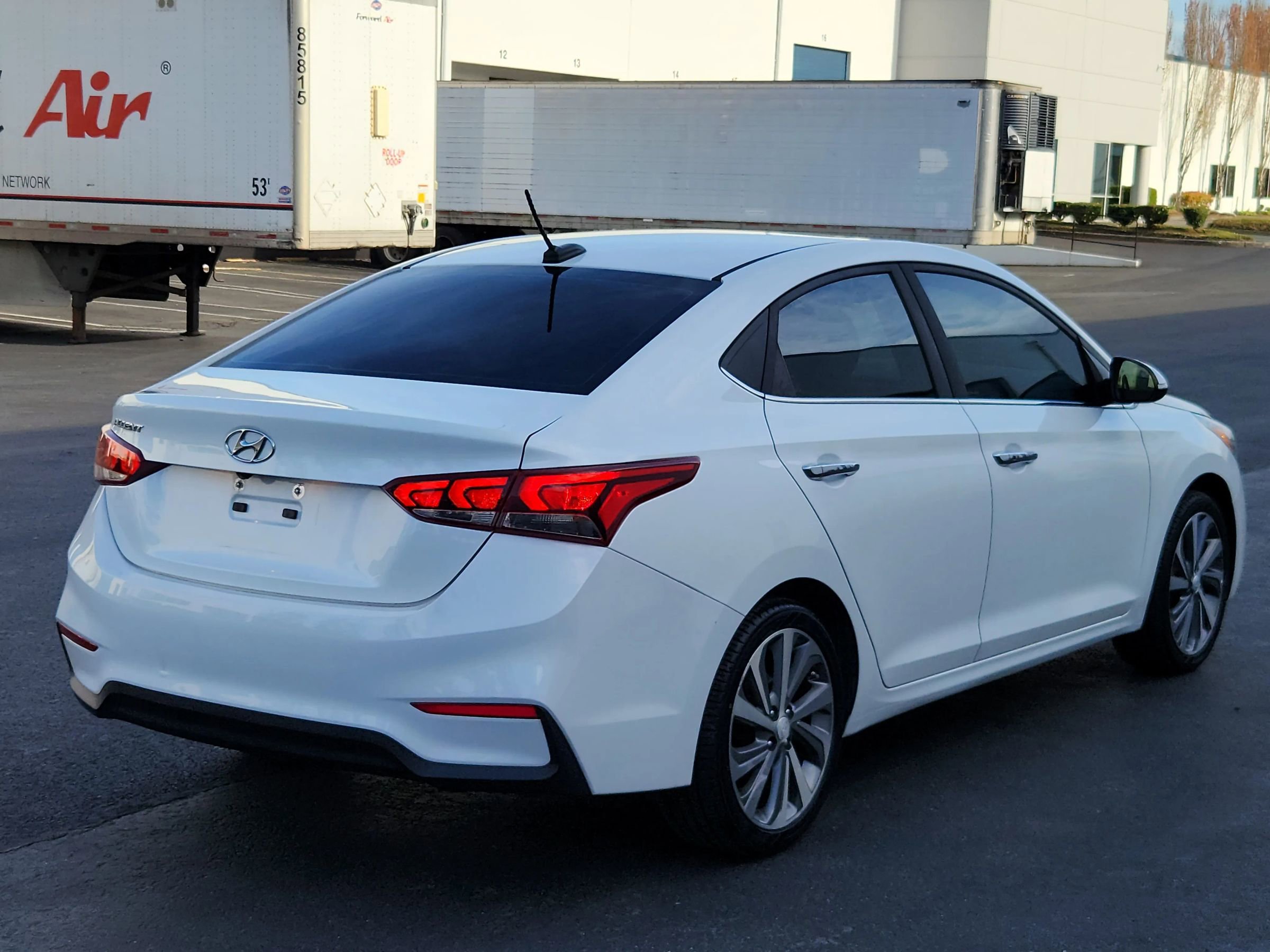 Used 2018 Hyundai Accent Limited FWD image 4