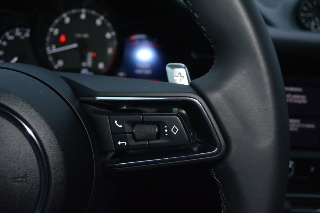 Used 2025 Porsche Macan Turbo image 19