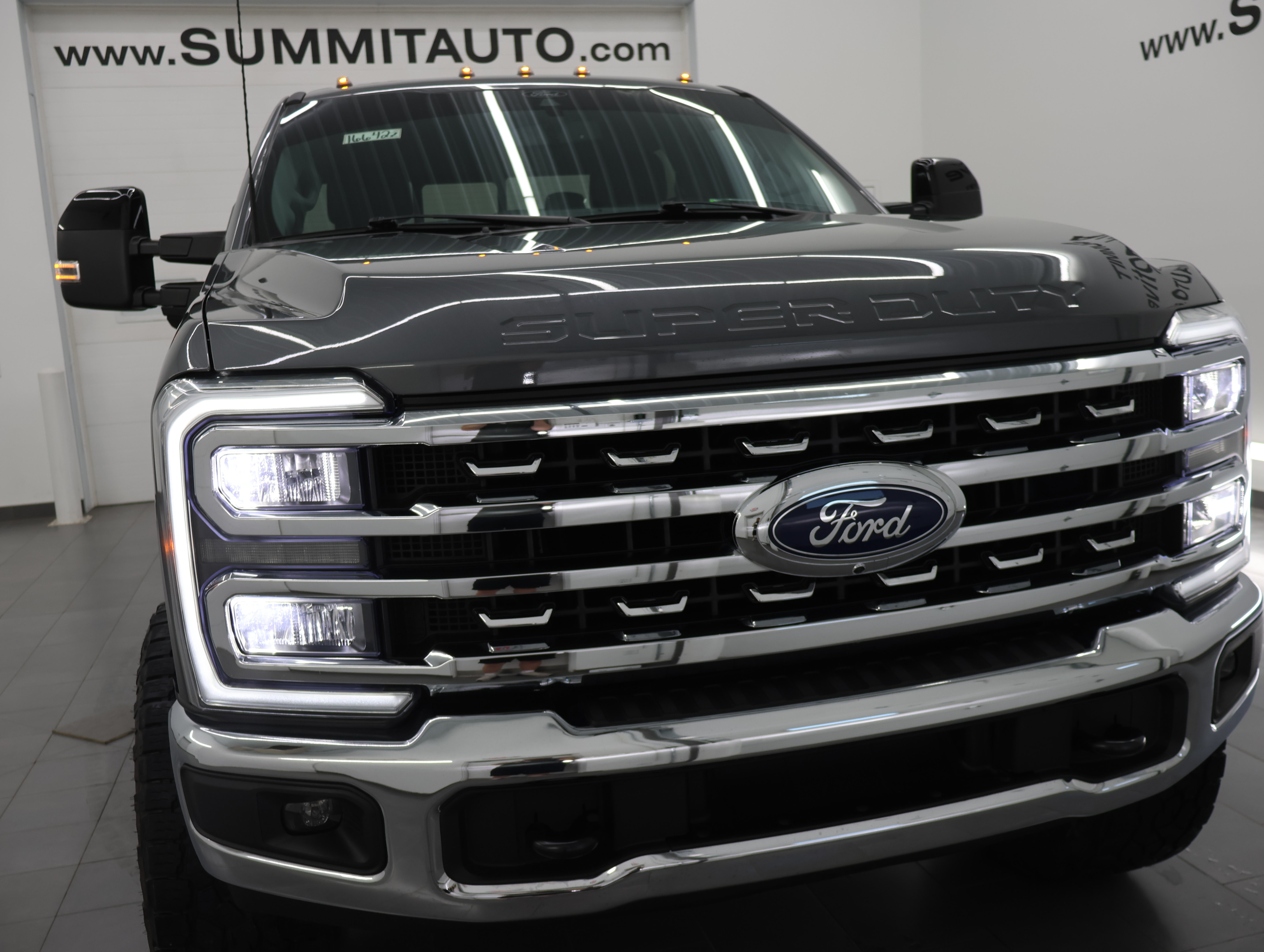 Used 2024 Ford F350 Lariat w/ Tremor Off-Road Package AWD/4WD image 24