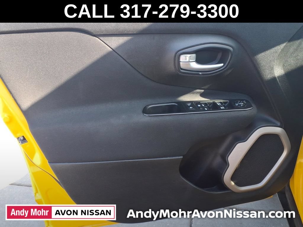 Used 2015 Jeep Renegade Latitude w/ Cold Weather Group II AWD/4WD image 14