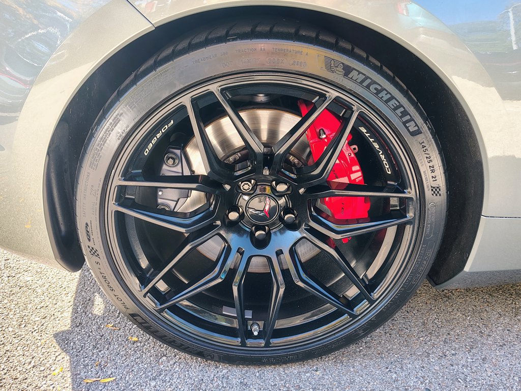 Used 2024 Chevrolet Corvette Z06 RWD image 11