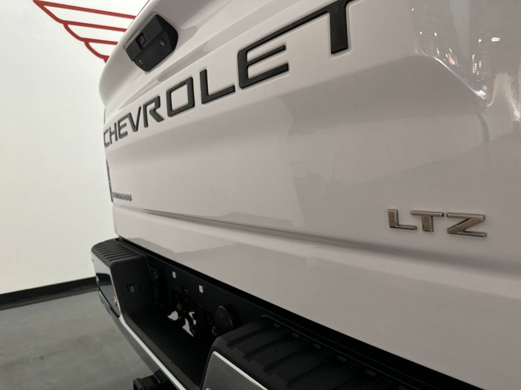 Used 2019 Chevrolet Silverado 1500 LTZ w/ LTZ Premium Package AWD/4WD image 11