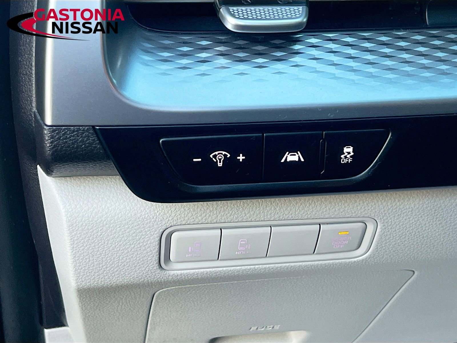 Used 2024 Kia Carnival LX image 13